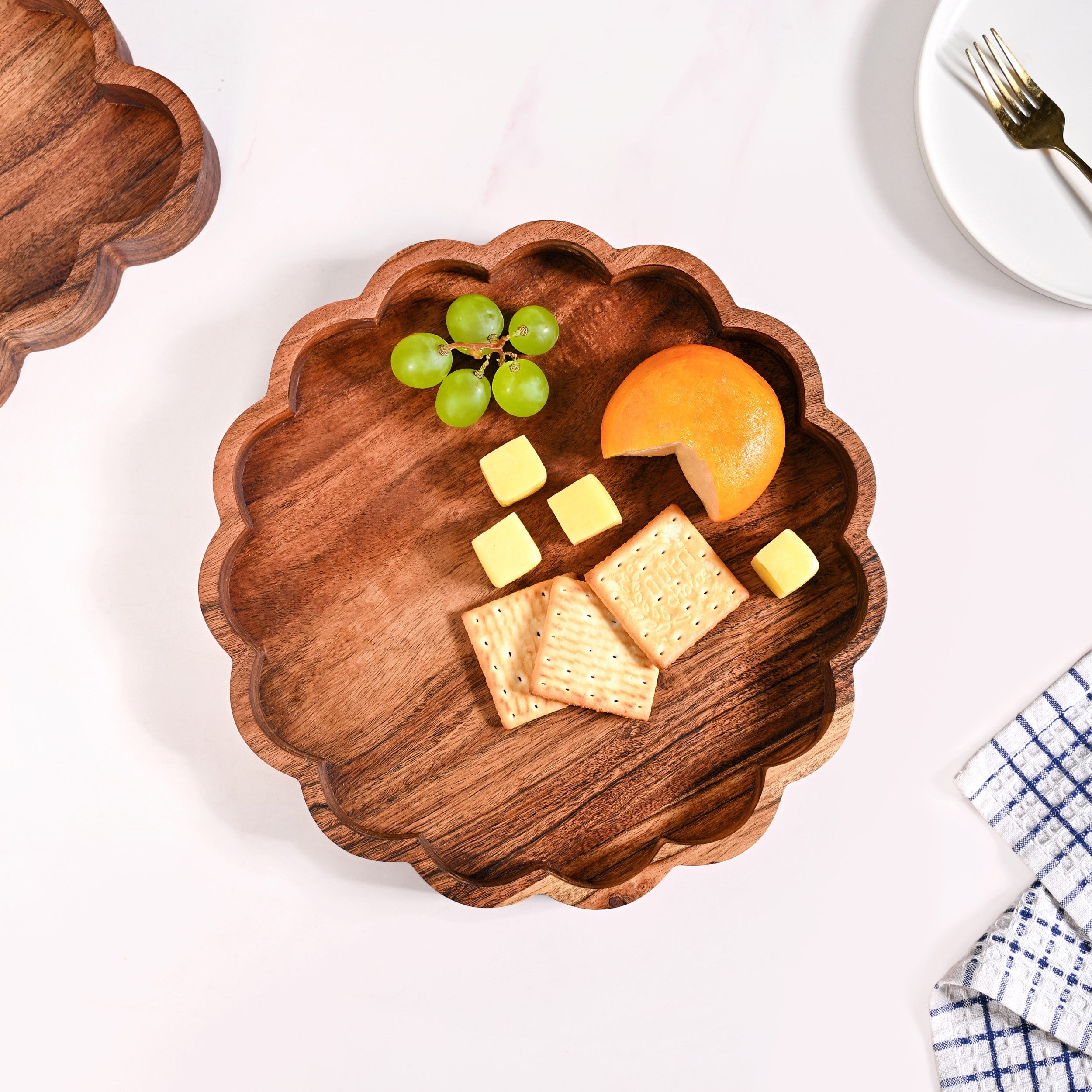 Rustic Scalloped Acacia Serving Platter 30cm