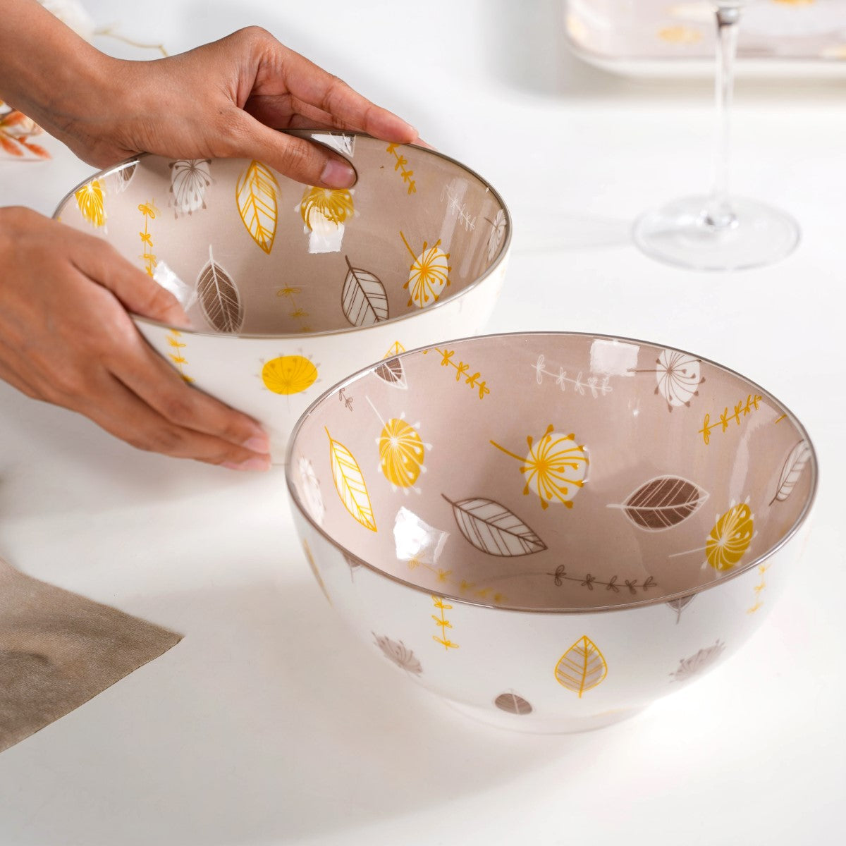 Set Of 2 Dandelion Serving Bowls 1650ml