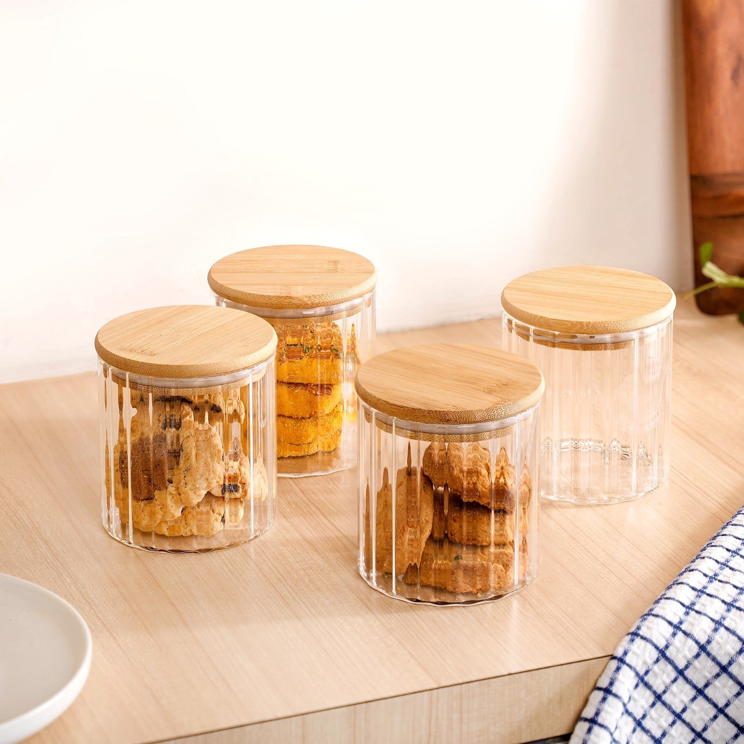Borosilicate Airtight Glass Jar With Wooden Lid Set Of 4 Ribbed Design 610ml