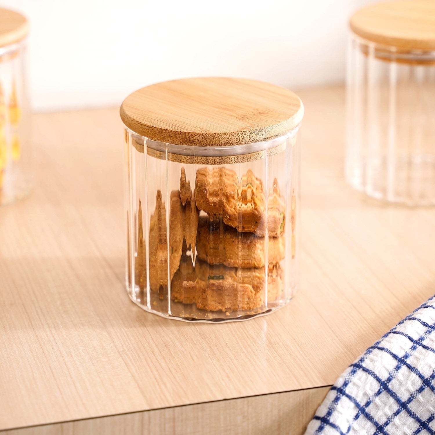 Borosilicate Airtight Glass Jar With Wooden Lid Set Of 4 Ribbed Design 610ml