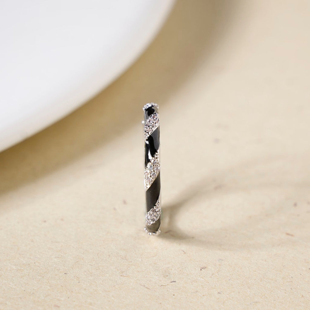 Black And Silver Swirl Ring