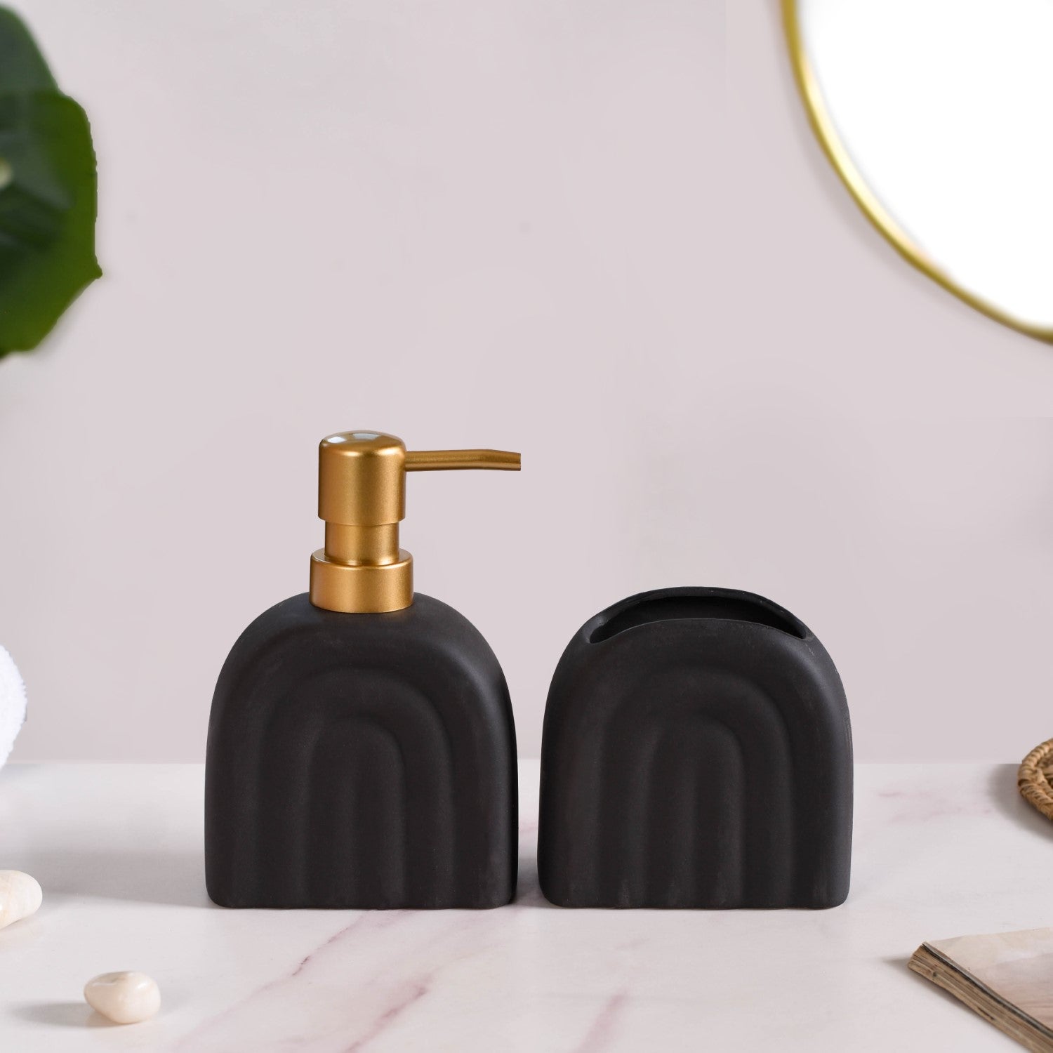 Chic Arches Ceramic Bath Set Of 2 Matte Black